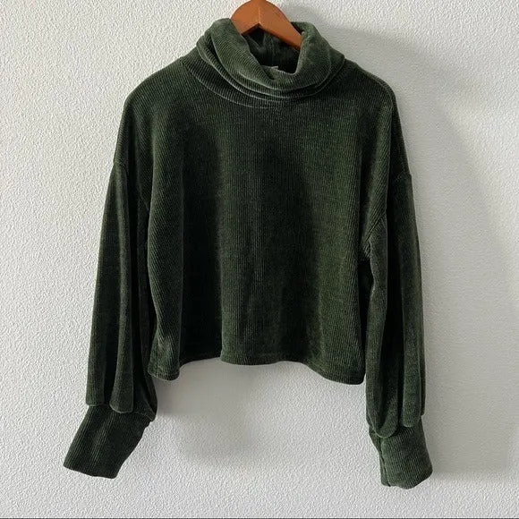 If She Loves Be Gentle Green Waffle Texture Turtleneck Sweater