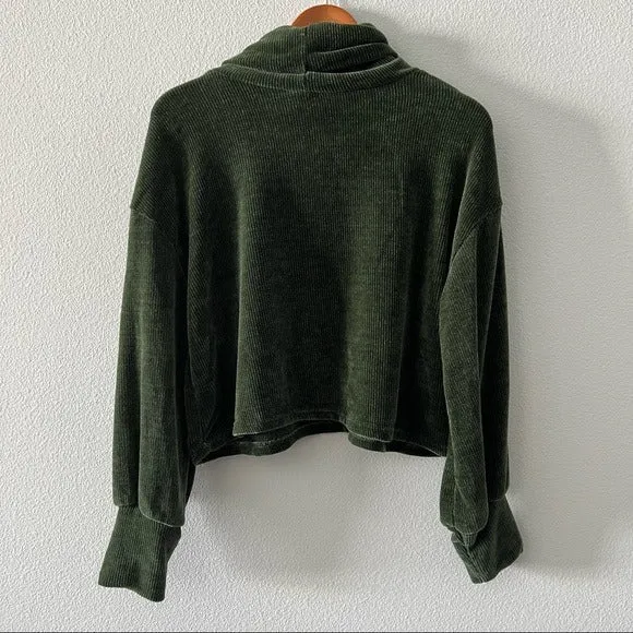 If She Loves Be Gentle Green Waffle Texture Turtleneck Sweater